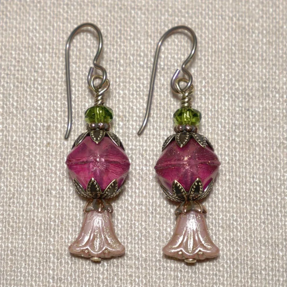 Hand Crafted Handmade Earrings Pink Czech Glass Tulip Beaded Flower Earr… - Picture 1 of 4